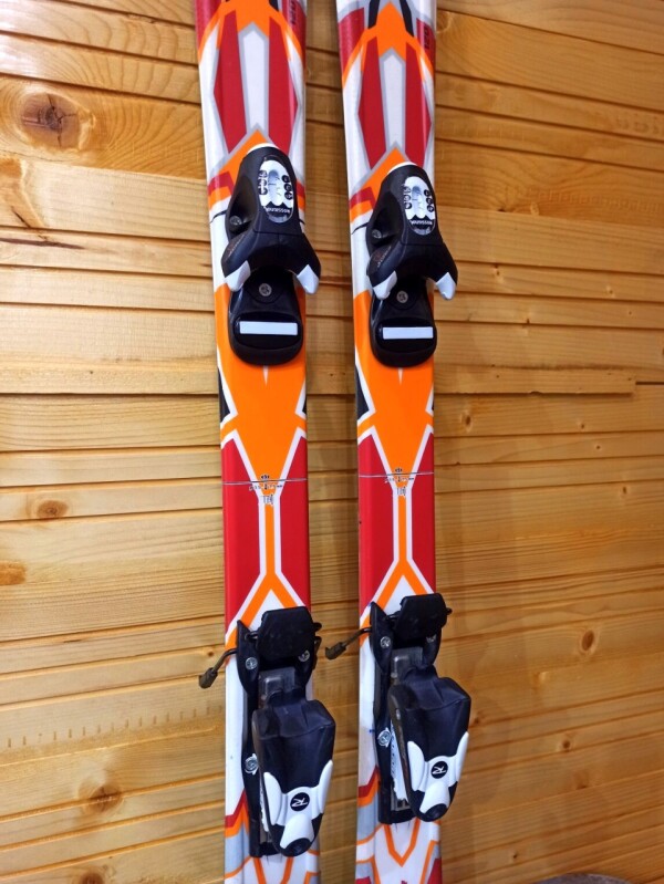 LYŽE ROSSIGNOL PURSUIT JR 120CM + LYŽIARKY SALOMON T3 ORANGE 23MP